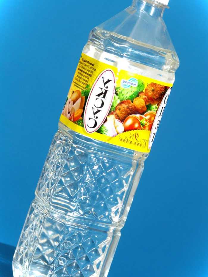 Способи застосування оцту від мурах, бур'янів, попелиці та трави