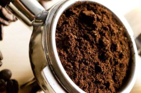 Відпрацьована кава з кавоварки де можна використовувати кавову гущу