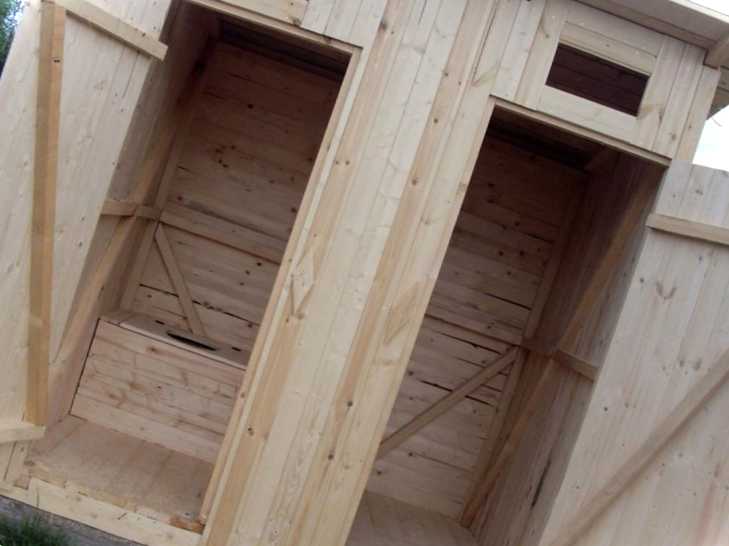 Смердить вуличний туалет. Як почистити сільський туалет своїми руками?