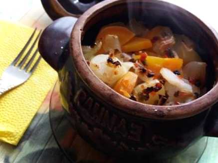 Курка в горщиках з картоплею. Рецепт у духовці