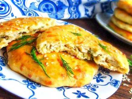 Коржики з сиром і курячою грудкою Як приготувати на сковороді, рецепт