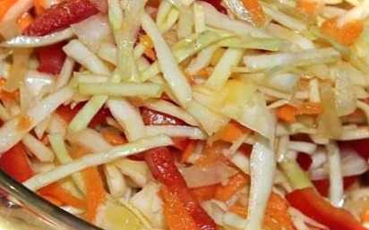 Салат зі свіжої капусти з болгарським перцем – простий і дуже смачний рецепт