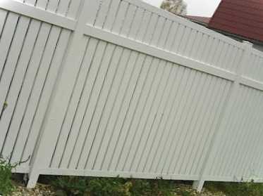 Пластиковий паркан фото, переваги, особливості даного матеріалу